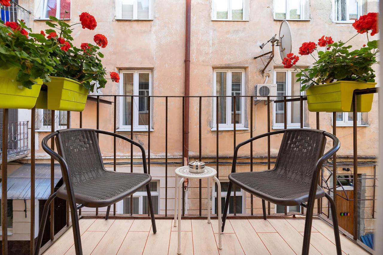 Rynok Square City Center Two Bedroom Apartment! Lviv Exterior photo